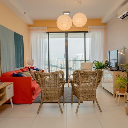 The Landmark Condo, By Sanguine George Town Bagian luar foto