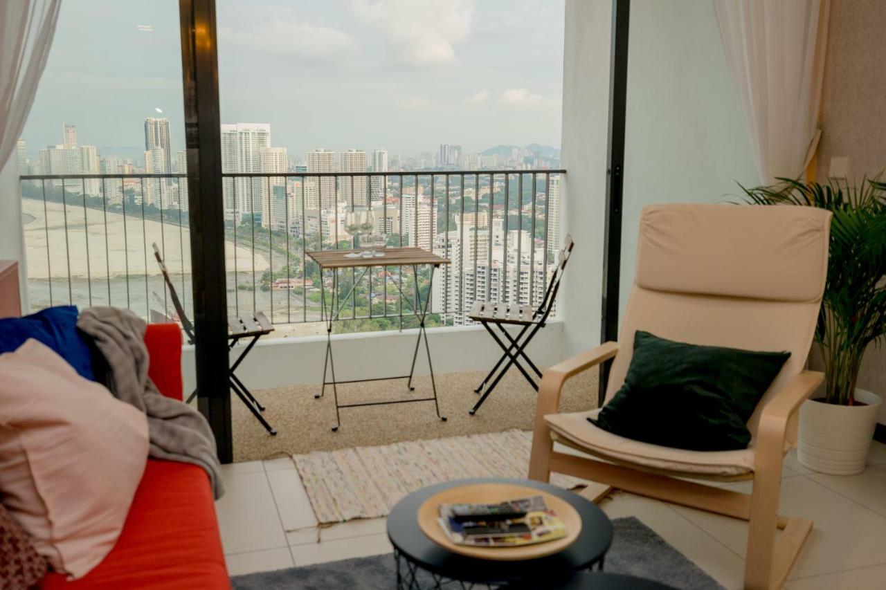 The Landmark Condo, By Sanguine George Town Bagian luar foto
