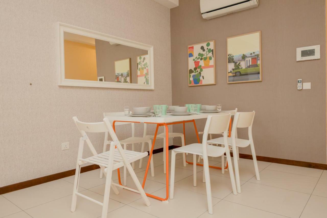 The Landmark Condo, By Sanguine George Town Bagian luar foto