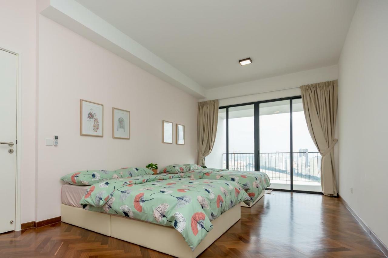 The Landmark Condo, By Sanguine George Town Bagian luar foto