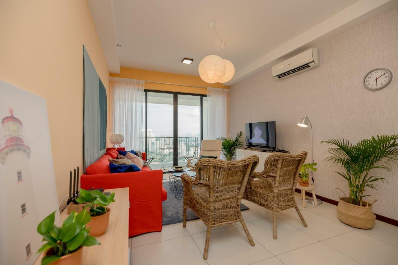 The Landmark Condo, By Sanguine George Town Bagian luar foto