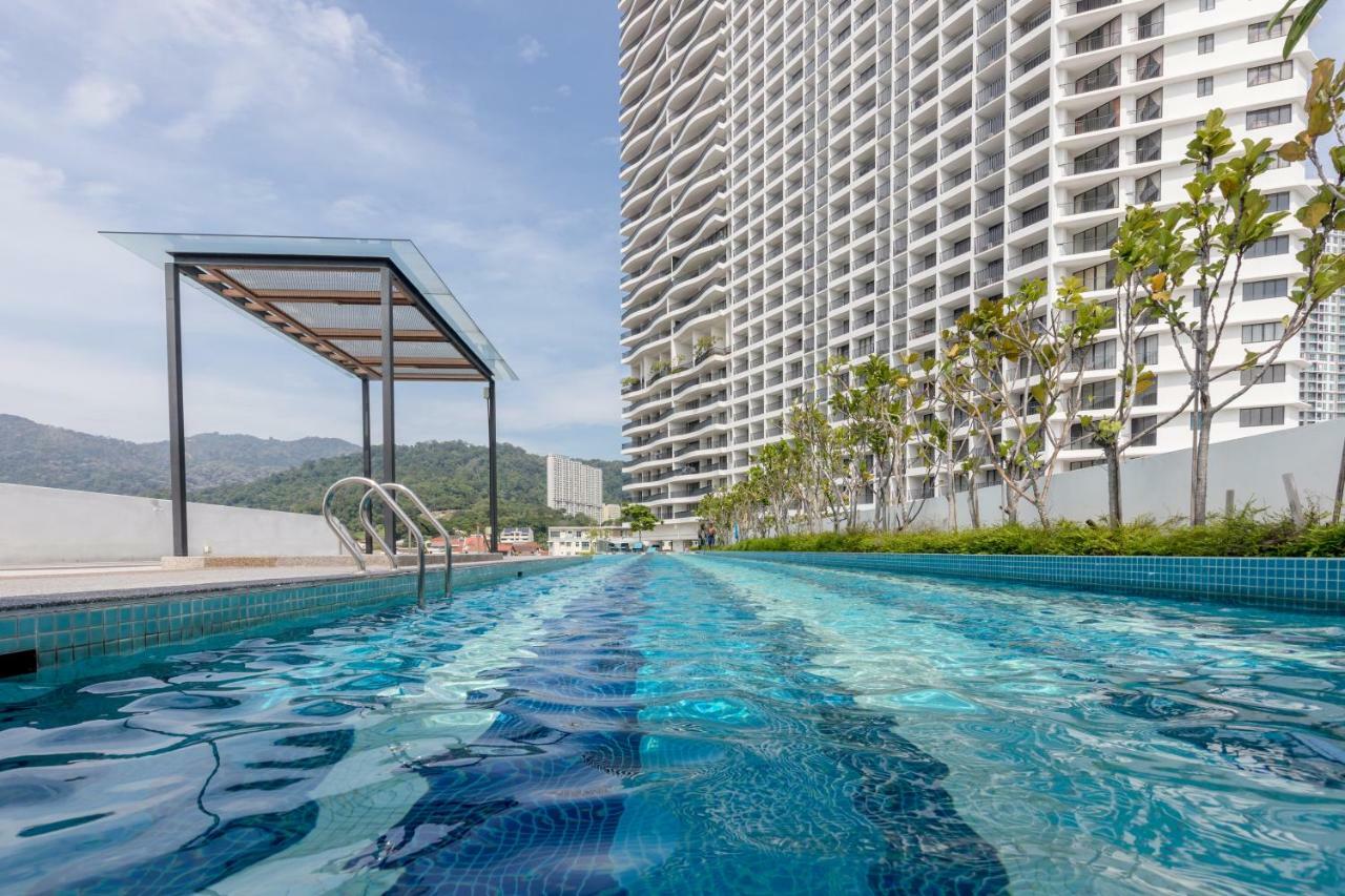 The Landmark Condo, By Sanguine George Town Bagian luar foto