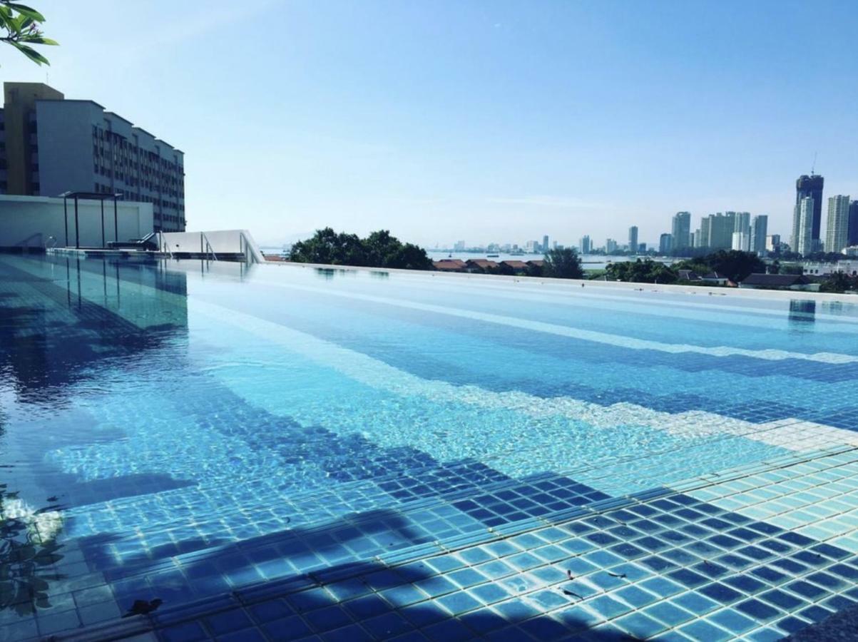 The Landmark Condo, By Sanguine George Town Bagian luar foto